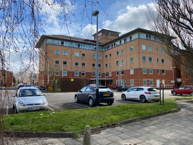 OCBNorthWest's tweet photo. APARTMENT TO LET: 
STOCKPORT TOWN CENTRE: 
RENT: £725.00 pcm. 
Reside in a contemporary style 1 bedroom first floor apartment. Allocated parking space. High-gloss kitchen with appliances. 0161 808 0010  https://t.co/7xxkHq4YOU
#rent #stockport #flat #tolet #home #oconnorbowden https://t.co/j3xaths2UQ