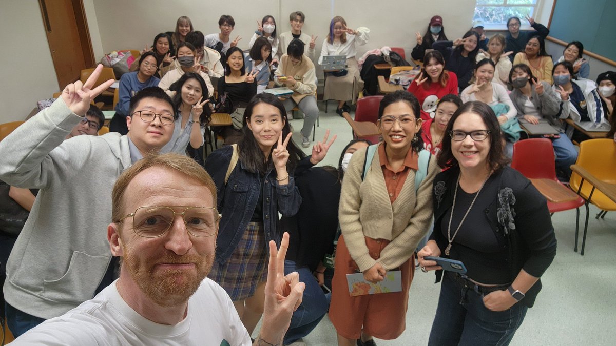 tomgrundy's tweet photo. Thanks to my alma mater @HKUniversity @JMSCHKU for having me to discuss news gathering, press freedom &amp; careers in local journalism w/undergrads -- great Q's from tomorrow's reporters at Eliot Hall. https://t.co/YNJoL5y4DP