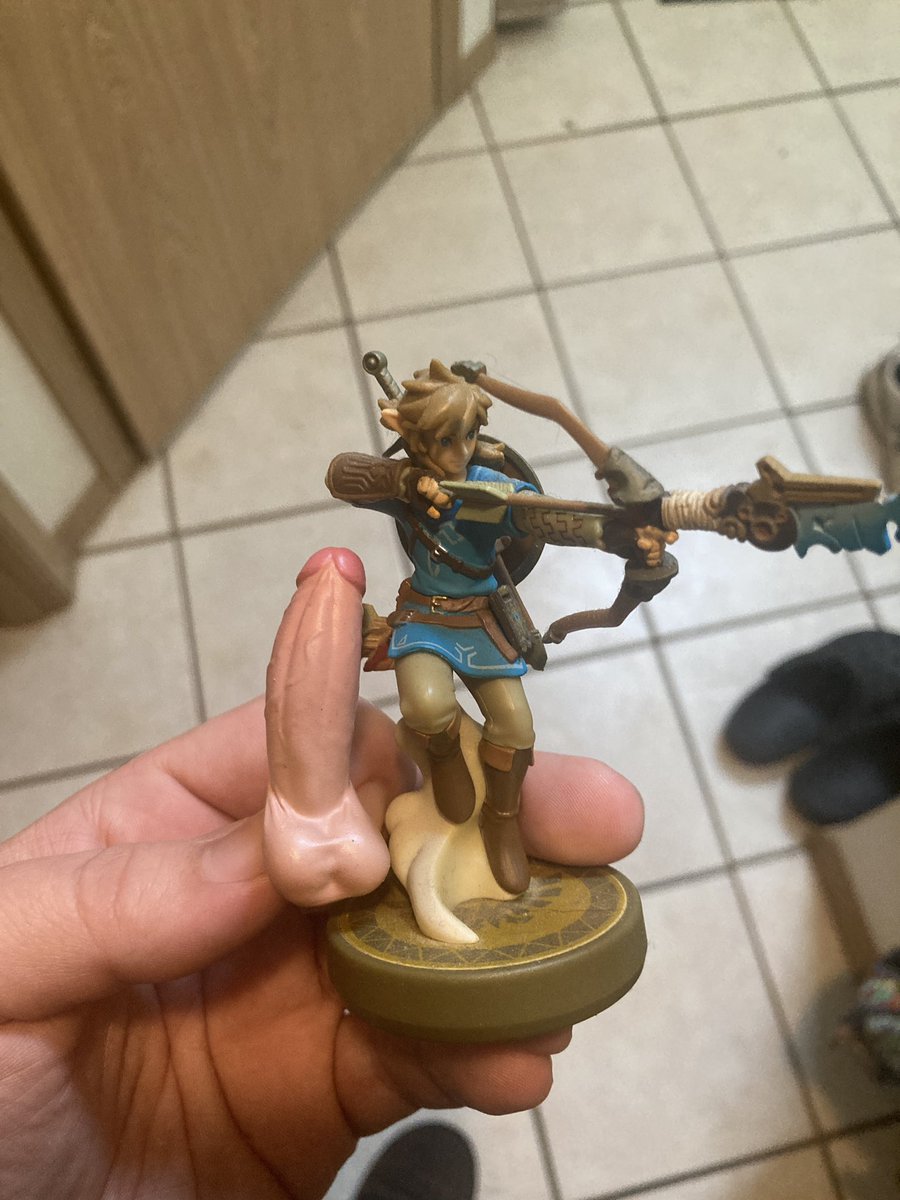 Sinnerblade88's tweet photo. @_GayLion_ I mean…his dick alone is already amiibo sized hahaha. https://t.co/ZXPwyDdkCq