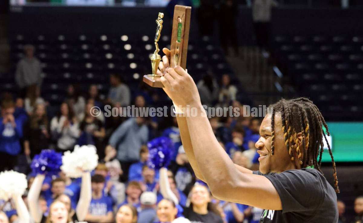 SWOSportsDaily's tweet photo. BOYS BASKETBALL: Defense shines for Hamilton, which grinds past Sycamore to grab first D-I district title since 2004 ... Eric Hickey report &amp; 59 captioned Rick Cassano photos https://t.co/sApxAZsqSt @gmcsports @HHSBigBlueAD @HHS_Boosters @BigBlueBoysBB @andreaholden24 @stew1133 https://t.co/JXuongZrc3