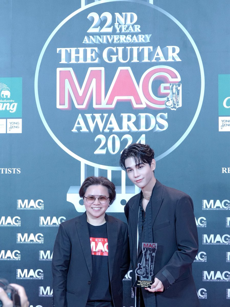 studio_onsaturn's tweet photo. ขอแสดงความยินดีกับ Jeff Satur กับรางวัล 
•Best Male Artist of the Year•

ขอขอบคุณ @TheGuitar_Mag ที่จัดงานดีๆให้กับวงการดนตรีของเรา
ขอขอบคุณ @warnermusicth @wayferrecords ที่อยู่ร่วมกันมาอย่างยาวนาน

และสุดท้าย

ขอขอบคุณคุณวันเสาร์ #Saturdayss
ที่เป็นแรงบันดาลใจให้ท่านในการทำผลงานออกมาในแต่ละชิ้นงานจนมีวันนี้ค่ะ

“รางวัลนี้เป็นของพวกคุณ”

#JeffSatur
#GuitarMagXJeffSatur 
#TheGuitarMagAwards2024