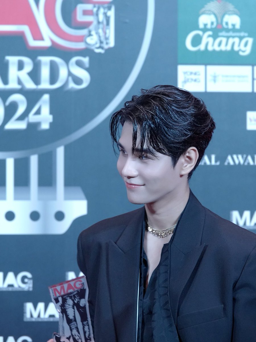 studio_onsaturn's tweet photo. ขอแสดงความยินดีกับ Jeff Satur กับรางวัล 
•Best Male Artist of the Year•

ขอขอบคุณ @TheGuitar_Mag ที่จัดงานดีๆให้กับวงการดนตรีของเรา
ขอขอบคุณ @warnermusicth @wayferrecords ที่อยู่ร่วมกันมาอย่างยาวนาน

และสุดท้าย

ขอขอบคุณคุณวันเสาร์ #Saturdayss
ที่เป็นแรงบันดาลใจให้ท่านในการทำผลงานออกมาในแต่ละชิ้นงานจนมีวันนี้ค่ะ

“รางวัลนี้เป็นของพวกคุณ”

#JeffSatur
#GuitarMagXJeffSatur 
#TheGuitarMagAwards2024