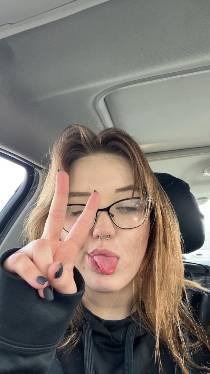 KaseyMo9's tweet photo. My white boyfriend has a tiny cock, I need a huge bbc to fill my cunt, my mouth, and my asshole full of black babies. Dm me how you’ll fuck me and cuckold my bf #bnwo #bbc #snowbunny #saynotowhitebois #cuckold #cuck https://t.co/pX53BHHqp4