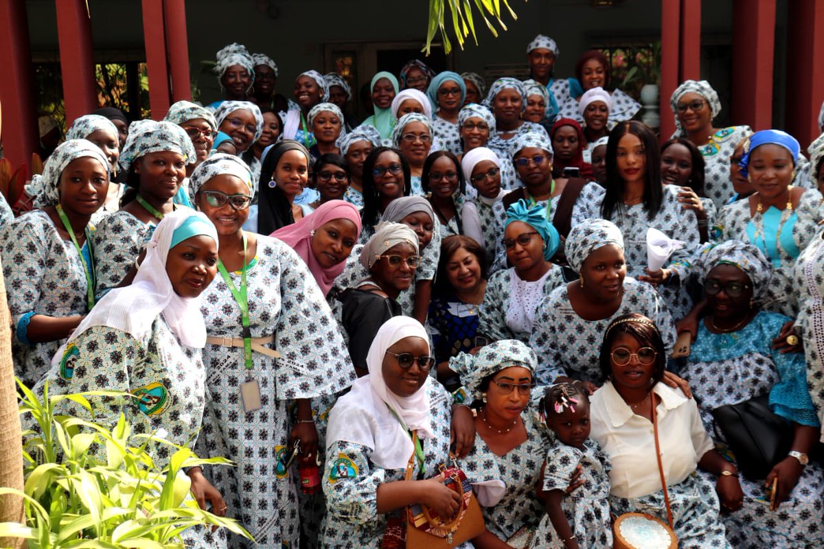 Célébration des femmes scientifiques 🎉au Centre International d'Excellence en Recherche @NIH /NIAID au Mali (@IcerMali), fruit d'une collaboration 🇲🇱🇺🇸, le 8 mars. Un moment privilégié pour discuter progrès et défis avec @USAmbMali, Rachna Korhonen 🤝 #USAMaliToujoursEnsemble