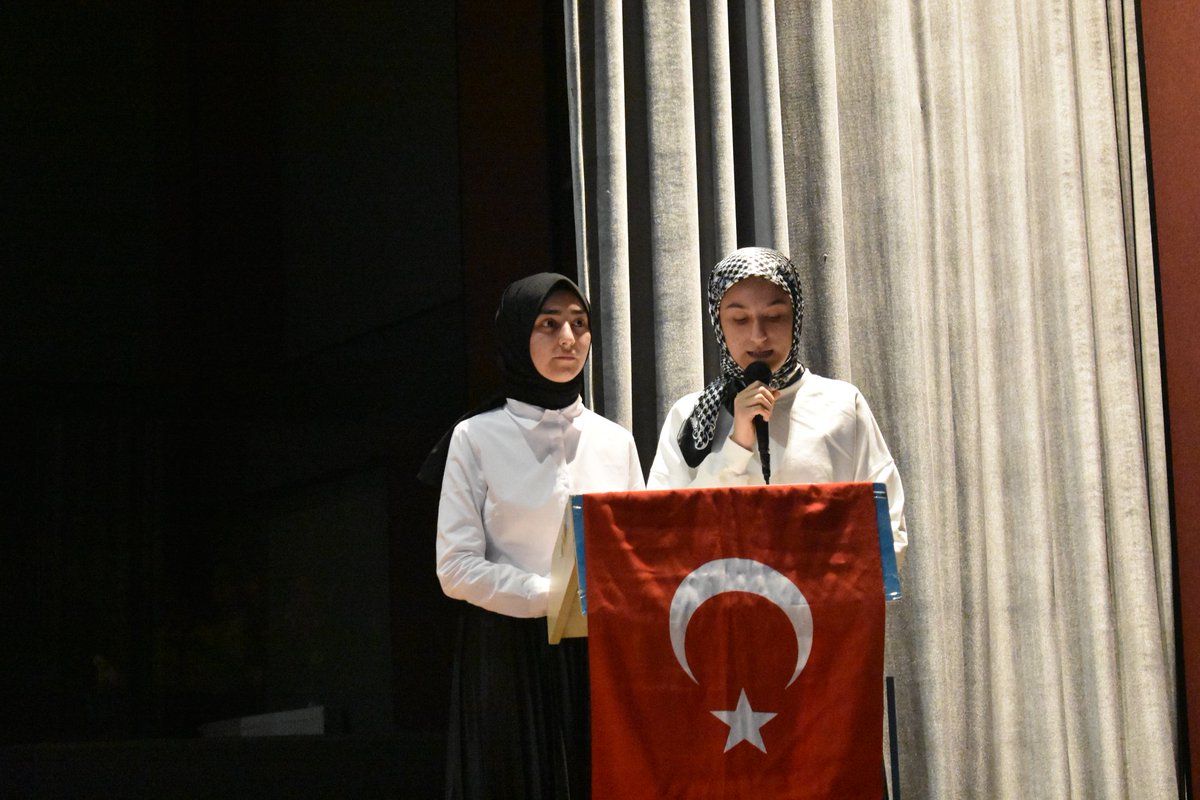 rtekaihl's tweet photo. Millî şairimiz Mehmet Akif Ersoy'un kaleme aldığı İstiklal Marşı, Hakk'a tapan milletimizin bağımsızlık sevdasının ebedi göstergesidir. İstiklâl Marşımızın kabulünün 103. yılında, millî şairimizi ve aziz şehitlerimizi rahmet, minnet ve şükranla yâd ediyoruz. ✨️ https://t.co/fxjZbRjjxf