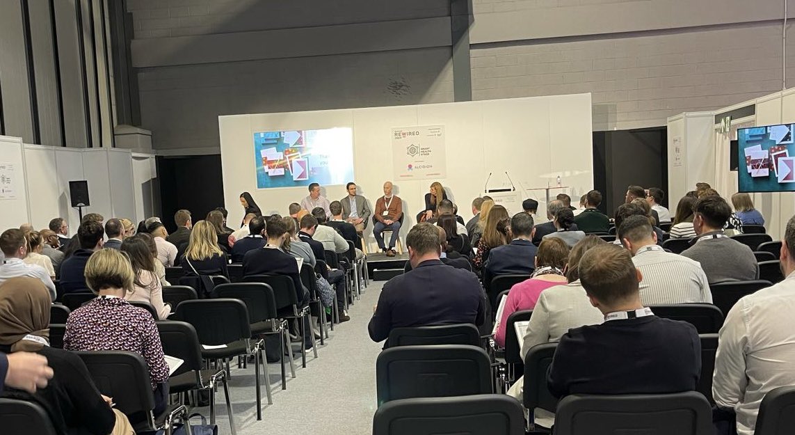 NChishick's tweet photo. Always a pleasure to chair sessions at #Rewired24 and today didn’t disappoint! Really insightful discussion on tangible examples of Smart Hospitals in the #NHS and the challenges that need to be overcome to scale (spoiler alert - it’s not the tech) 🧵 https://t.co/esCoXQkufD