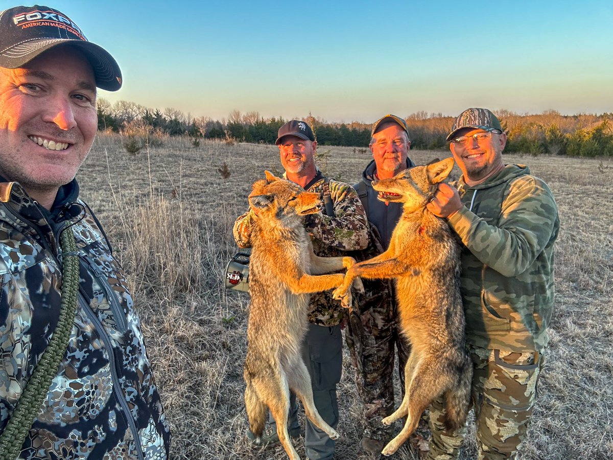 FOXPROInc's tweet photo. Two-fur Tuesday! An awesome sunset shotgun double for @jon_collins3, Torry Cook of @MFKGameCalls, and Chris and Gary of the #NightCrew. #foxpro #coyotehunting #coyotecalling #weliveforthis https://t.co/lYeQzXxDSE