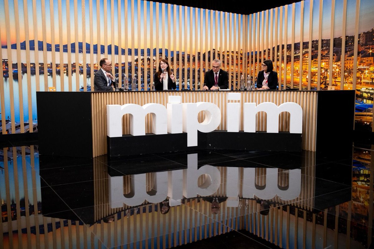 Do you know that 7 out of 10 people will live in cities by 2050? This means we need to connect 3 billion people to the grid by then. Today at <a href="/MIPIMWorld/">MIPIM</a> we explored how to shape a greener future through infrastructure investments. #MIPIM2024 🌎