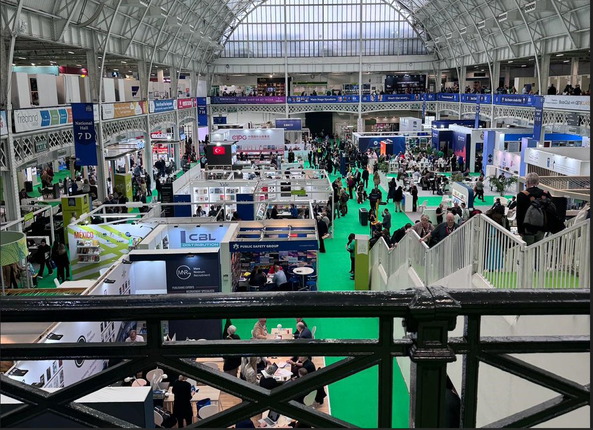 TheEditorialHub Ltd (@theeditorialhub) on Twitter photo We love the green carpet! <a href="/LondonBookFair/">The London Book Fair, 11-13 March 2025</a>
Taking time out to survey the stands
#LBF24 We love the green carpet! <a href="/LondonBookFair/">The London Book Fair, 11-13 March 2025</a>
Taking time out to survey the stands
#LBF24