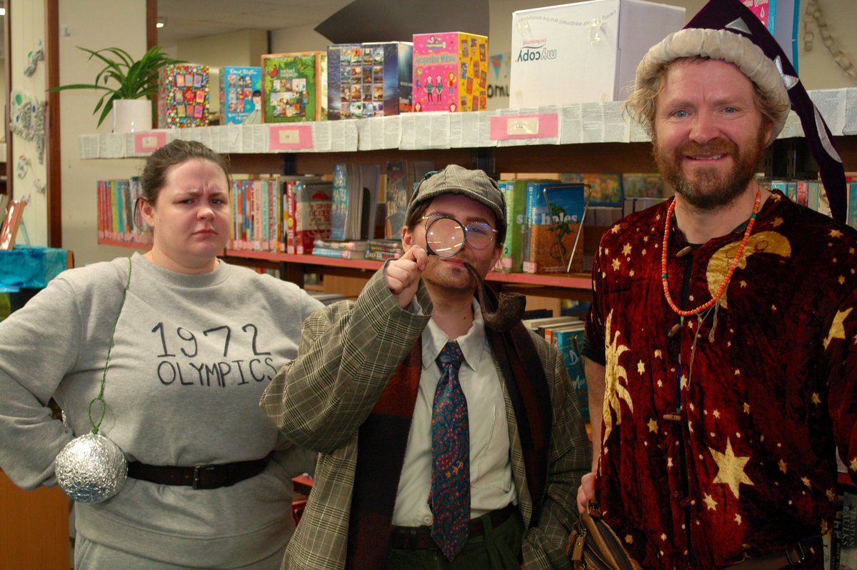 Social Subjects showed up in their best dress for World Book Day we have <a href="/MsHowieHistory/">Miss Howie</a> as Miss Trunchball, Mr Douglas as Rincewind and Miss Ferrick as Sherlock Holmes 🚨📚