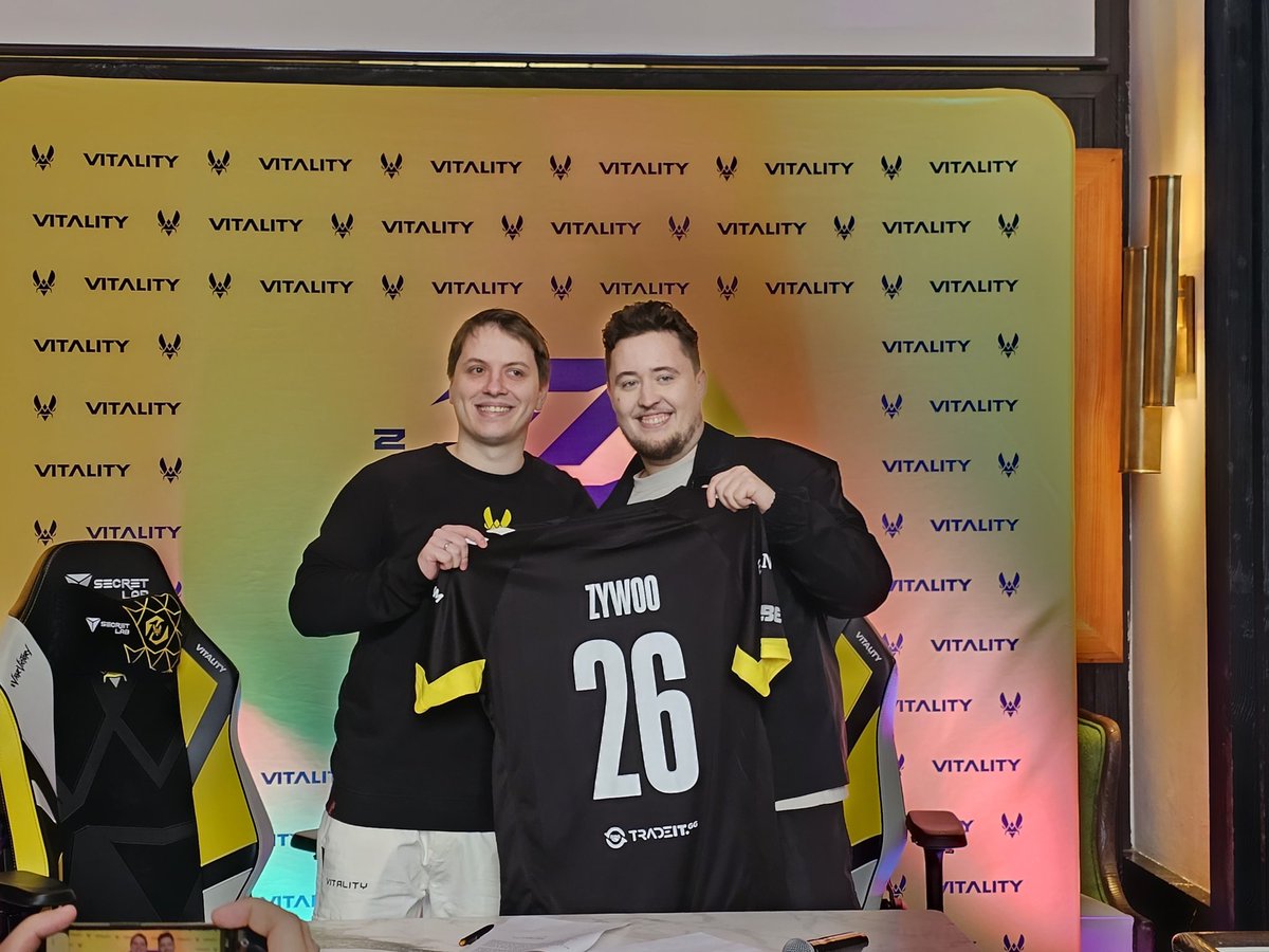Tradeit (@tradeit_gg) on Twitter photo Tradeit 🤝Zywoo 🤝 Vitality Tradeit 🤝Zywoo 🤝 Vitality