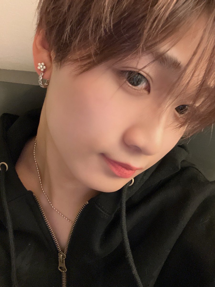 田中笑太郎] お花のピアス！🌼 どう？ #DXTEEN #TANAKASHOTARO