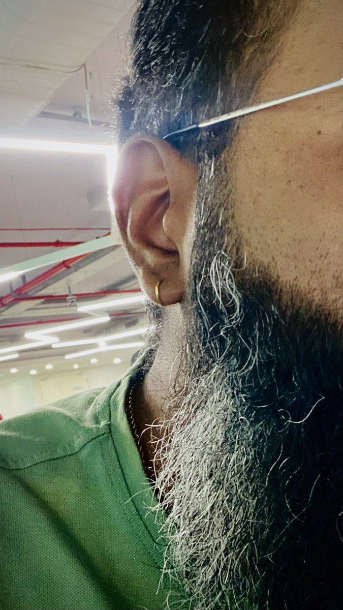 ഒരു വഴിയാത്രിക👣 tweet media