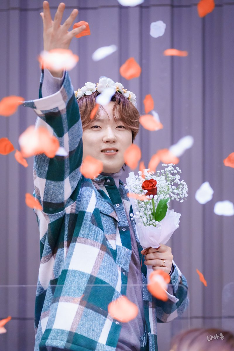 brasil_fore's tweet photo. O nosso querido, Kang Hyungho (#PITTA) do #Forestella anunciou seu casamento para o mês que vem.
Já esperávamos, mas eu não estava preparada ainda 3/4 🥹💕

Aqui está a tradução do anúncio: https://t.co/RKpYGBnFSy