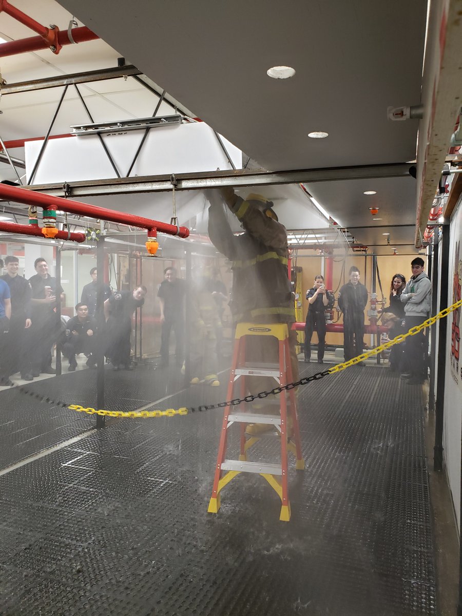 SenecaFire72's tweet photo. Training for the unexpected 🔥💦 
FFP (Firefighter, Pre-Service Education and Training) students mastering emergency sprinkler operations one step at a time. @senecapoly @SenecaFire72 #FirefighterTraining #HandsOnLearning #LearnItLiveIt https://t.co/MVue79innH