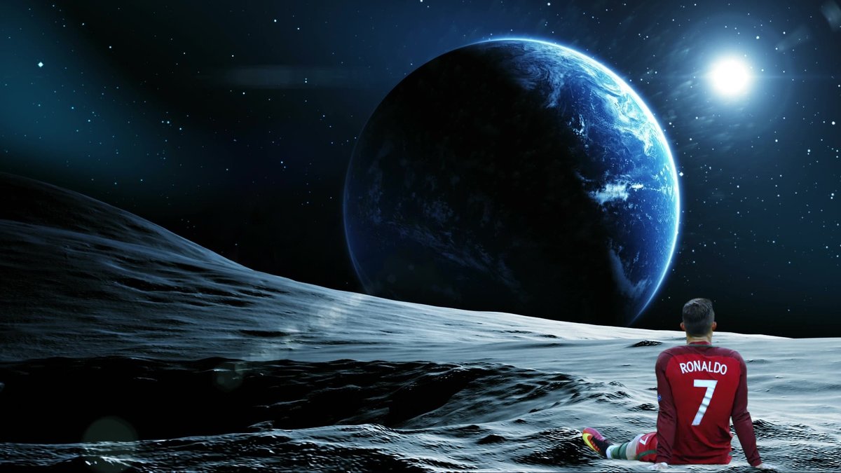 Chry_edits_'s tweet photo. Cristiano Ronaldo on the moon - edit 
#CristianoRonaldo #football #CR7 #photoshop #imageediting 
if you want to edit your photos professionally click the link below:
https://t.co/oJO3CcXb0r https://t.co/Rt7fCEda55