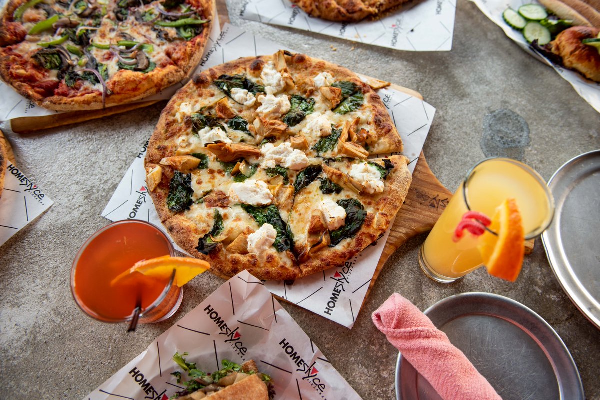 Happy Hour extravaganza, Monday through Friday from 3-6pm! Indulge in $5 beers, wines, and cocktails, and treat yourself to 1/2 off appetizers! It's the perfect time to unwind with a slice and sip on your favorite drinks without breaking the bank! 🍷🍕🍻🍹