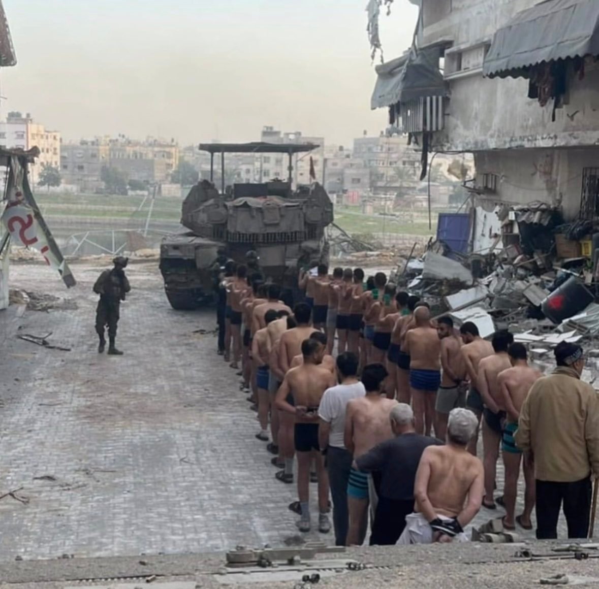 Hal9000_T1's tweet image. ⏺️ Airdrop in North Gaza both necessary and also unacceptable.

#OpenBorders4Aid 
#SanctionIsrael