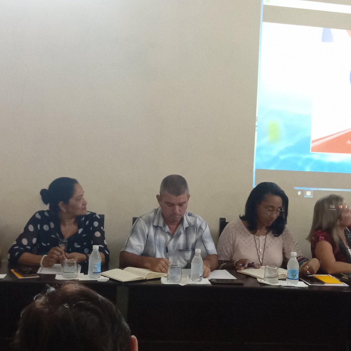 Balance 2023 Comité Provincial del Sindicato de Educación, la Ciencia y el Deporte. Sector innovador que avanza por un mejor desempeño y bienestar del pueblo. #VillaClaraconTodos #YoRindoCuentas 
@Colina_VClara <a href="/MilaxyA/">Milaxy Yanet Sánchez Armas</a>
<a href="/SergueyMartin/">Serguey Martin Guerra</a>