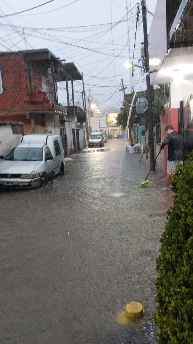 MariaMo81940156's tweet photo. CABA HOY, SEGURO ES FAKE PORQUE CABA NO SE INUNDA MAS!!!  Y MACRI ADONDE ESTA? https://t.co/cx8YzPgWTZ