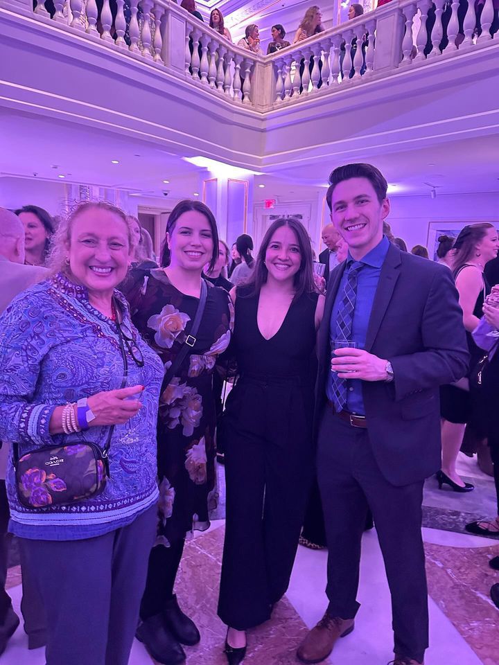 FIUMedicine's tweet photo. Guess who crossed paths at the @ACOG Congressional Leadership Conference? Dr. Rebeca Martinez and some of our CO2023 alums! It's always a joy to see our grads thriving in the field. Paws up!
#ProudAlums
#OurAlumsAreTheBest https://t.co/p4yP0rg4Ig
