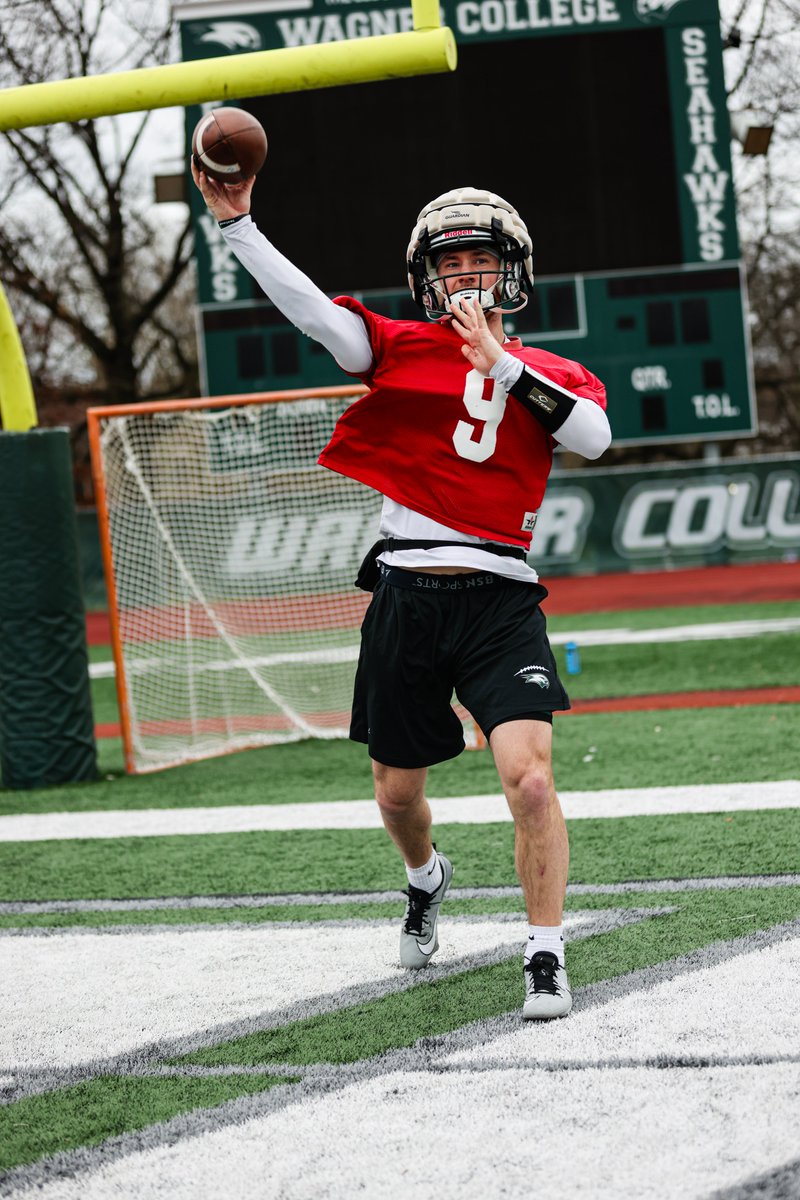 Wagner College Football tweet media