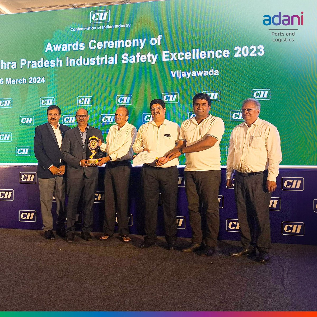 🚨🏆 Congratulations to #KrishnapatnamPort for receiving the esteemed Gold Award at the CII Andhra Pradesh Industrial Safety Excellence Awards 2023! 

Your commitment to safety excellence is commendable and sets a shining example for the industry. Well done! 🏆 #SafetyExcellence…