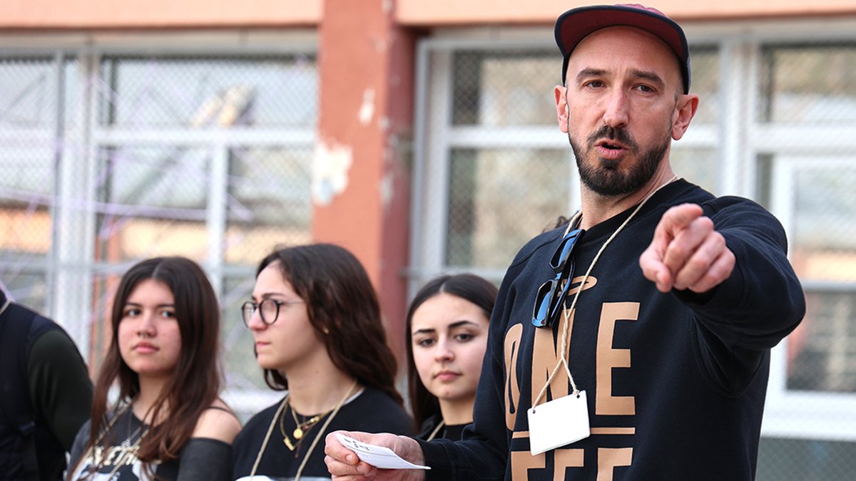 VIDEO | L’INS La Ribera participa per primera vegada en el programa En Residència.
@somdeLaRibera <a href="/bcncultura/">Barcelona Cultura</a> <a href="/consorciedubcn/">Consorci d'Educació</a> 
#MontcadaiReixac  
laveu.cat/actualitat/soc…