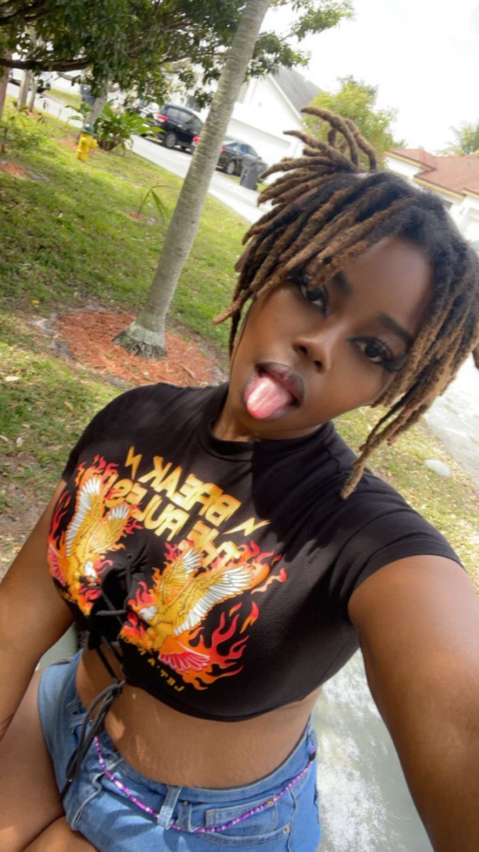 idkpinapplesig_ tweet media