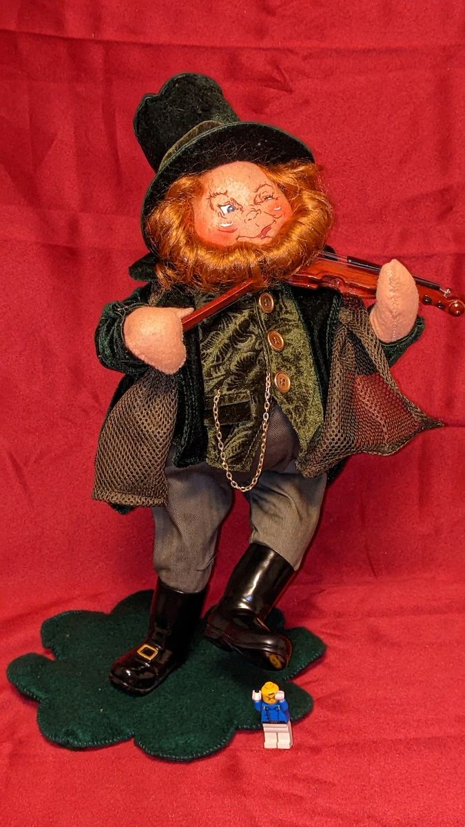 Annalee St. Patricks Day Leprechaun with Fiddle etsy.me/48QnldS via <a href="/Etsy/">Etsy</a> #Irish #luck #dancing #jig #StPatrickDay #stpaddysday #etsyshop #Annalee #homedecor #holiday