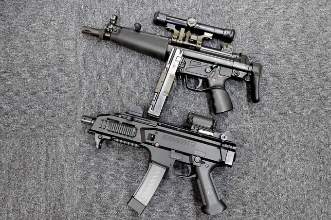 ついでにいろんなSMGとの比較もみんな大好きMP5は意外と大柄APC9は同じくらいの大きさMP9(TMP)は小さい#無可動銃 