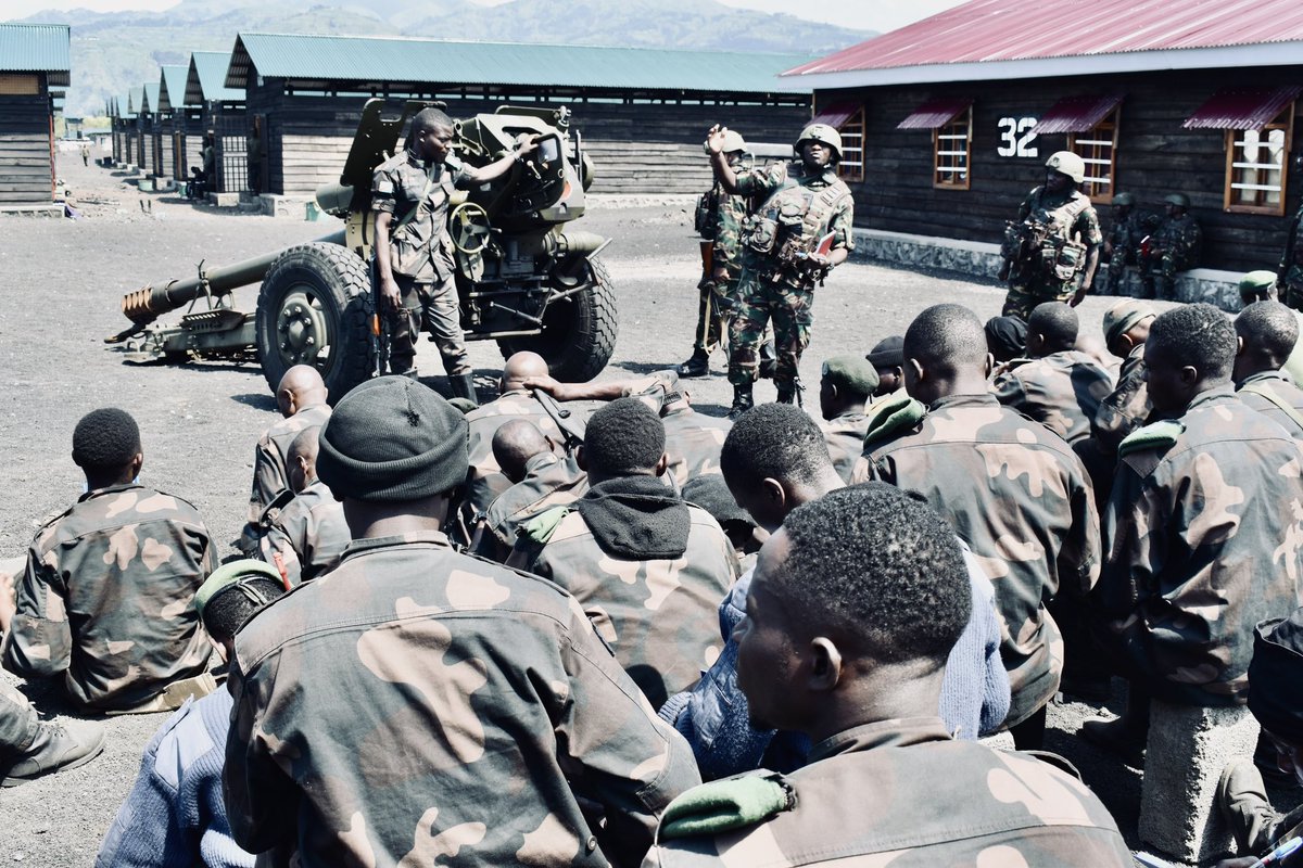 ChristosMuk's tweet photo. AGRESSION RWANDAISE 

Merci à nos frères africains qui participent à la montée en puissance de nos @FARDC_off 🇹🇿 🇧🇮 🇲🇼🇿🇦🇦🇴

S’il n’y a pas de développement sans paix, aucun pays africain ne devrait être en paix tant qu’on ne tait pas les armes dans notre continent.
En dehors du continent l’Afrique est désignée comme un pays. Agissons en tant que tel.
