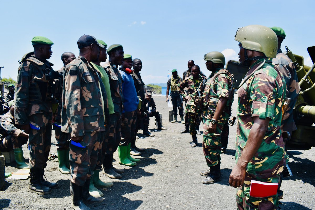 ChristosMuk's tweet photo. AGRESSION RWANDAISE 

Merci à nos frères africains qui participent à la montée en puissance de nos @FARDC_off 🇹🇿 🇧🇮 🇲🇼🇿🇦🇦🇴

S’il n’y a pas de développement sans paix, aucun pays africain ne devrait être en paix tant qu’on ne tait pas les armes dans notre continent.
En dehors du continent l’Afrique est désignée comme un pays. Agissons en tant que tel.