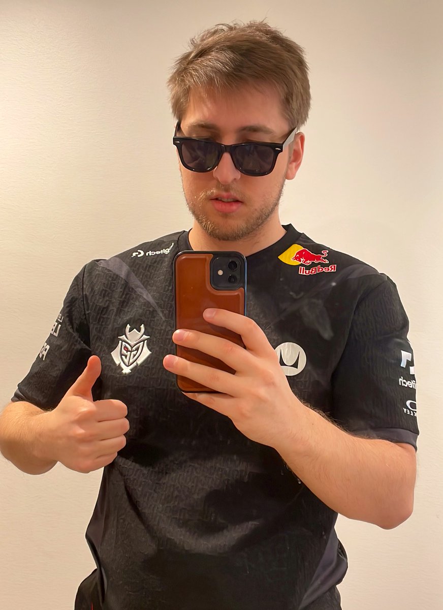 Dumbs 🇫🇮 tweet media