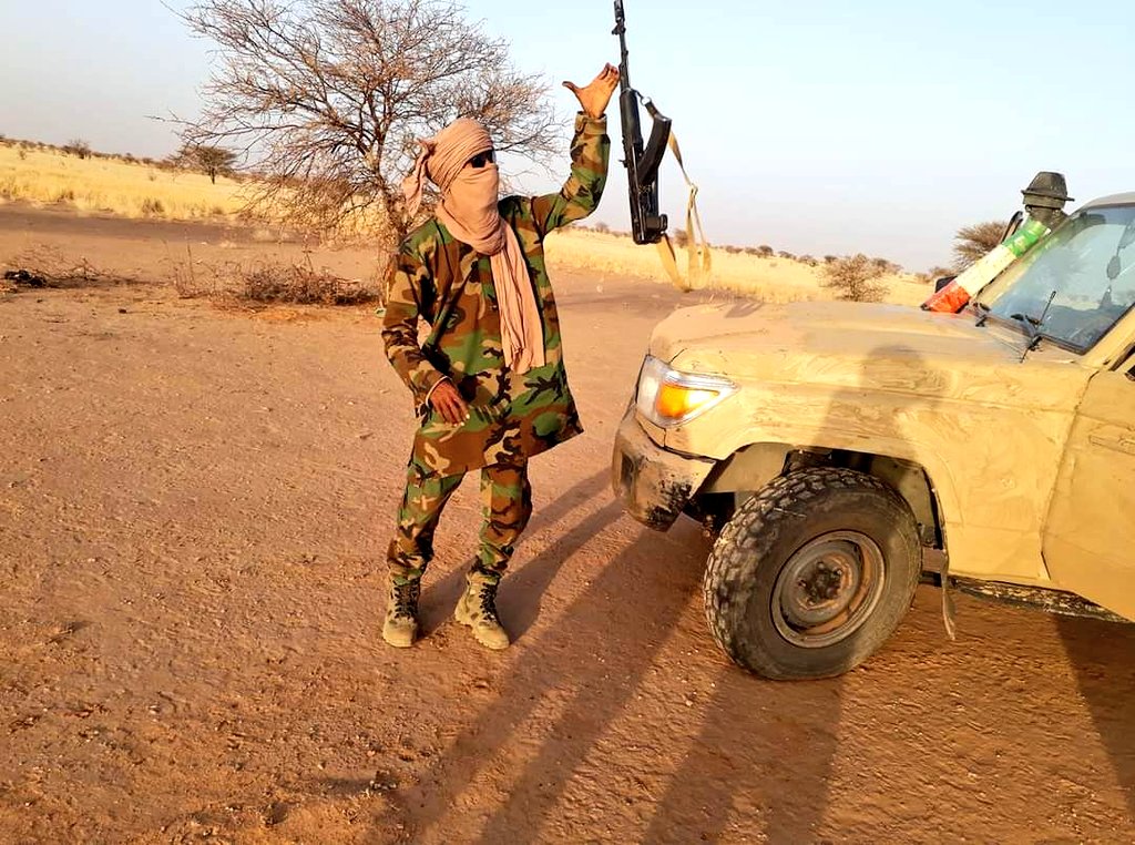 MilitaireAzawad's tweet photo. Le courage est une vertu qui s'organise, qui vit et meurt, qu'il faut entretenir comme les fusils.

Le temps nous dira qui est perdu!
@ChoguelKMaiga @AbdoulayeDiop8

@freeAzawad https://t.co/8DPcED1TcA