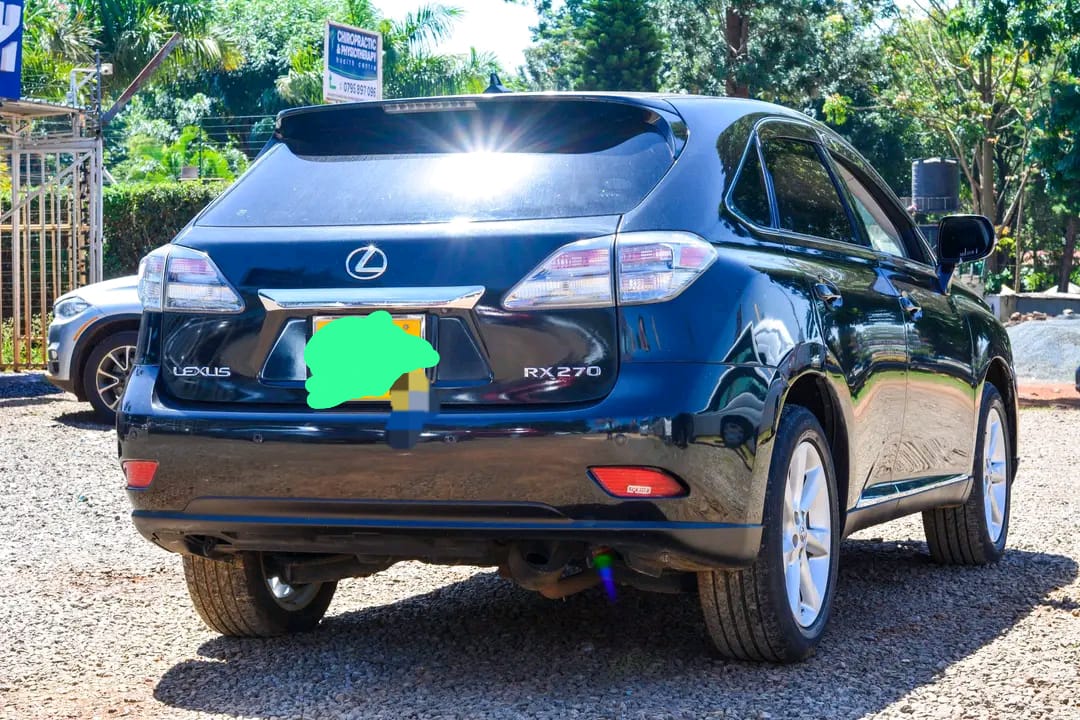 LEXUS RX 270, 2012 model, 2700CC, petrol engine, slightly used leather interior, powered seats and 360camera. CASH 2,350,000/= WE OFFER ✒️TRADE-INN ✍️BANK FINACING ✒️IMPORTS ON BEHALF ✍️INSTALMENT PURCHASE 60% Deposit Terms & conditions apply on hi purchase WHATSapp 0713642110