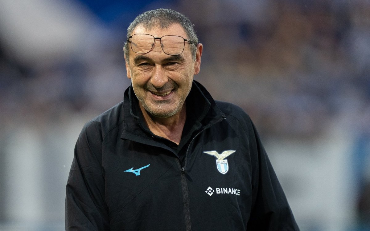 #Sarri si dimostra fino alla fine persona di altra categoria. 
Oggi è un giorno triste,saluto un uomo che mi è sempre sembrato superiore a tutto il contesto che aveva attorno.
Ciao Mister, purtroppo chi dovrebbe pagare non si può esonerare e non si dimetterà mai.
Forza #Lazio.