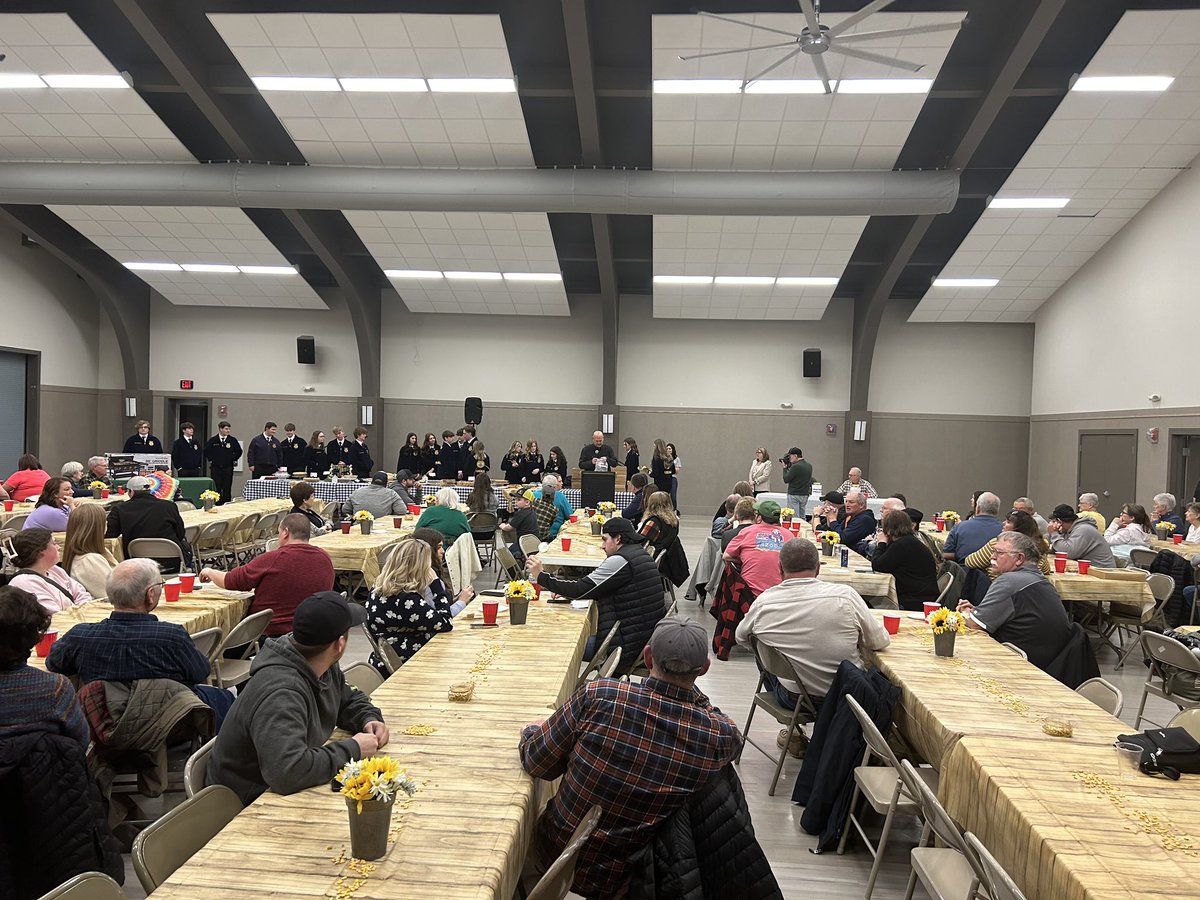 IlliniFS_'s tweet photo. Had a great time at the Tuscola FFA pie auction! So many delicious pies for a good cause. Already looking forward to next year's event!  #FFA #PieAuction #illinifs https://t.co/1zYVXPoGuF