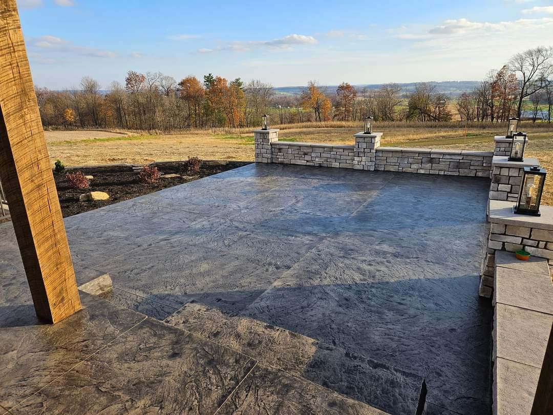East Holmes Concrete shines in our Contractor Spotlight! Breathtaking patio with Deco-Crete's Clay color, slate texture, Split Limestone, Dark Gray Enhancer, and D1 Sealer. Fantastic job! Keep it up!