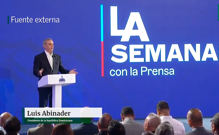 Luis Abinader asegura que su gobierno no explotará Loma Miranda dlvr.it/T3yjxD