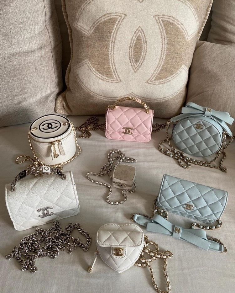 SelectOutfit's tweet photo. mini chanel bags https://t.co/sJRTpUA4Od