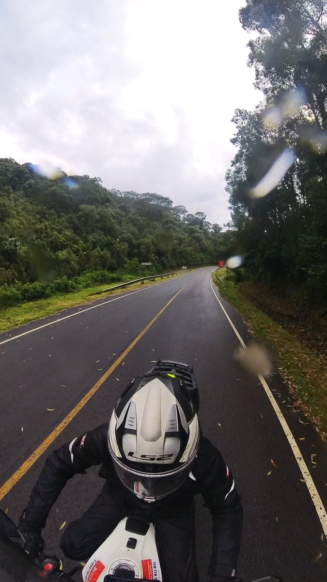 Wanda_Wandia's tweet photo. Thinking about how #Uganda is so beautiful!
The road from Kabale to Kisoro π€π€β¦ amazing.
#TembeaUganda πΊπ¬πΊπ¬ https://t.co/3Mzrb65T98
