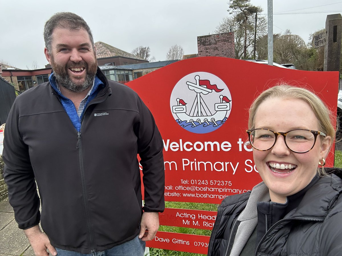 A great afternoon at Bosham Primary School doing my first <a href="/NFUEducation/">NFU Education</a> farmers for schools visit as part of science week with <a href="/PhilipVeltom/">farmer phil</a>. Great to talk to the whole school about growing their food and why we love farming