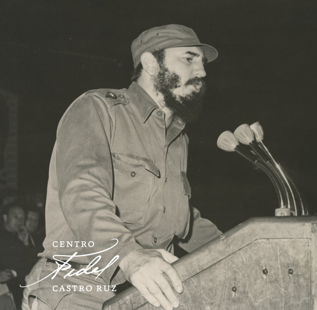 #Fidel:"El pueblo de #Cuba es un pueblo de pelea, de lucha; el pueblo de Cuba sabe que el camino no es fácil, que hay muchos intereses por el medio, pero el pueblo de Cuba no tiene miedo, seguirá adelante, por la ruta victoriosa, por la ruta gloriosa que se ha trazado".