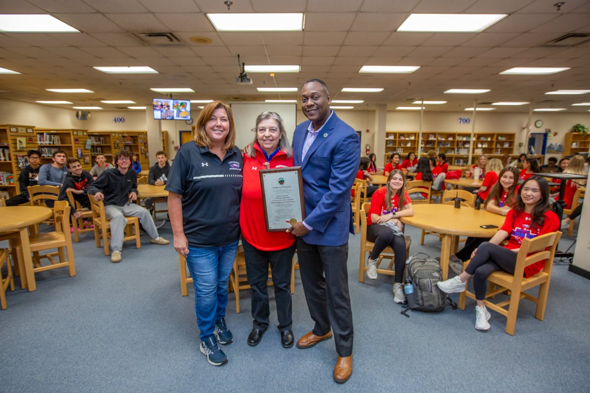 Jeanie Prevosto has spent 25 years committed to local athletic programs and has uplifted @hcpss_chs Eagles since 2018. She was recently selected for a 2024 National Interscholastic Athletic Administrators Association State Award of Merit for Maryland. Congratulations!