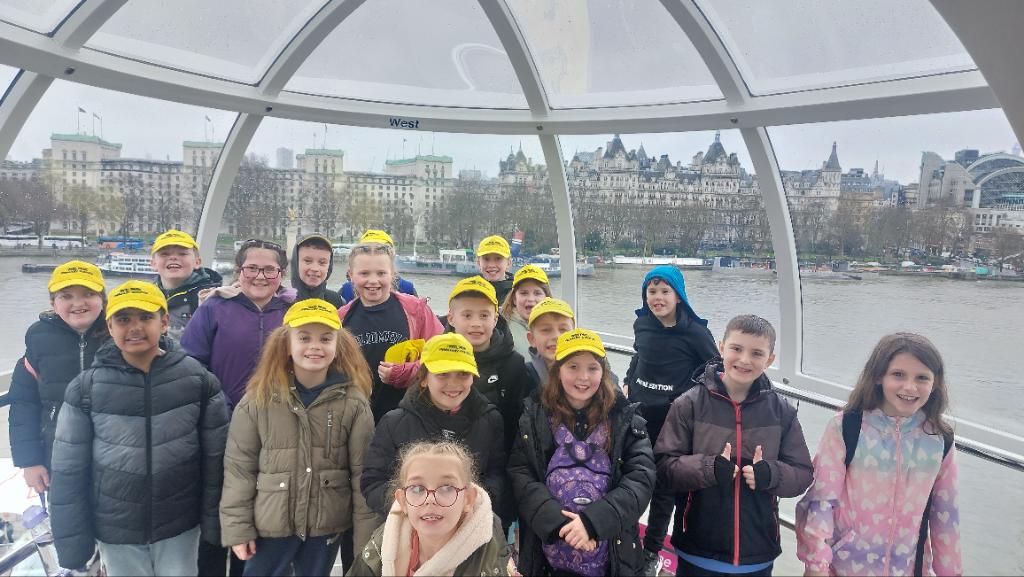 pp_accrington's tweet photo. #GroupKerr and #GroupBrett taking in the sights of the capital on @TheLondonEye #LondonResidential #DontLookDown https://t.co/jACqHpOiwI