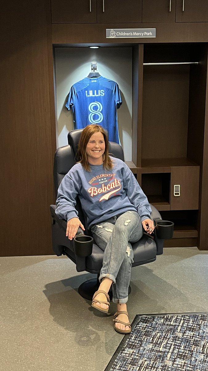 ThePremierExp's tweet photo. The first @BlueKC Sporting Samaritan of the 2024 season, Inger Lillis from Boone Elementary School, received a behind-the-scenes tour & photoshoot with her family at @SportingKC in advance of her recognition match this weekend! https://t.co/kIZ7gLxeDY