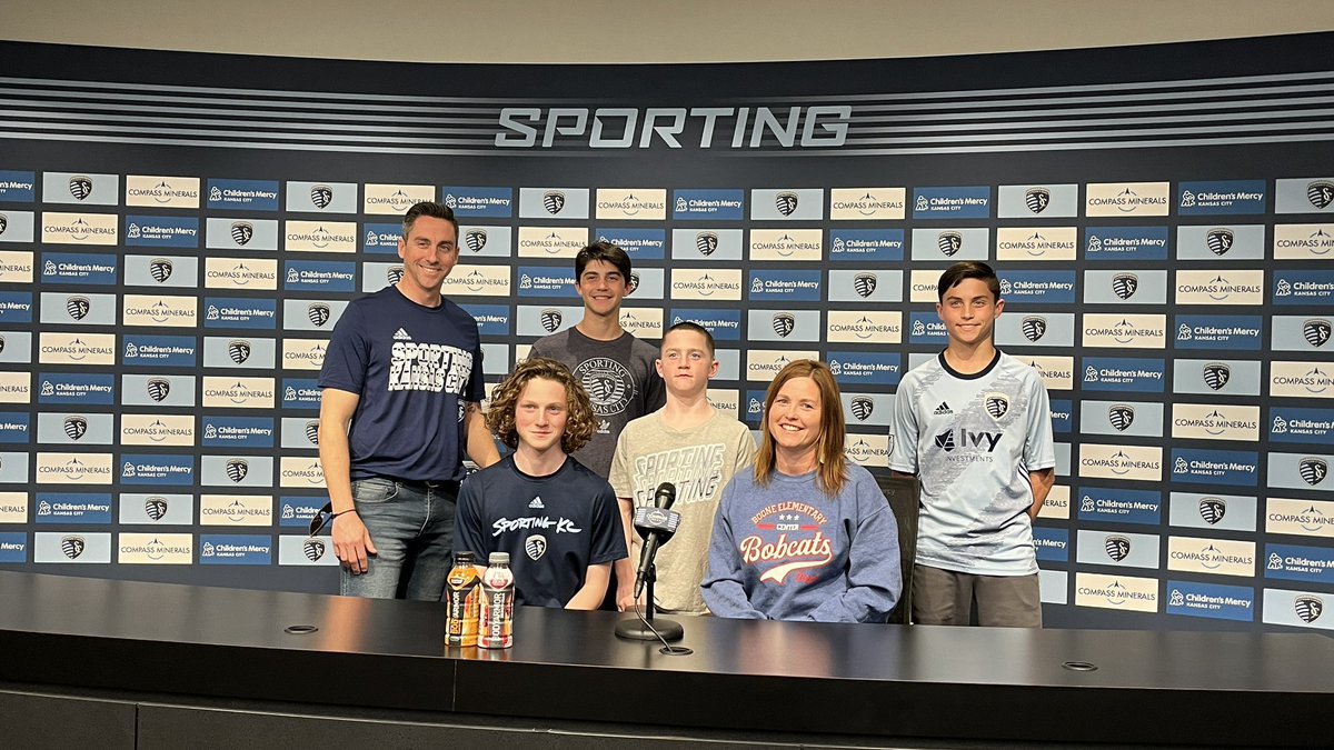 ThePremierExp's tweet photo. The first @BlueKC Sporting Samaritan of the 2024 season, Inger Lillis from Boone Elementary School, received a behind-the-scenes tour & photoshoot with her family at @SportingKC in advance of her recognition match this weekend! https://t.co/kIZ7gLxeDY