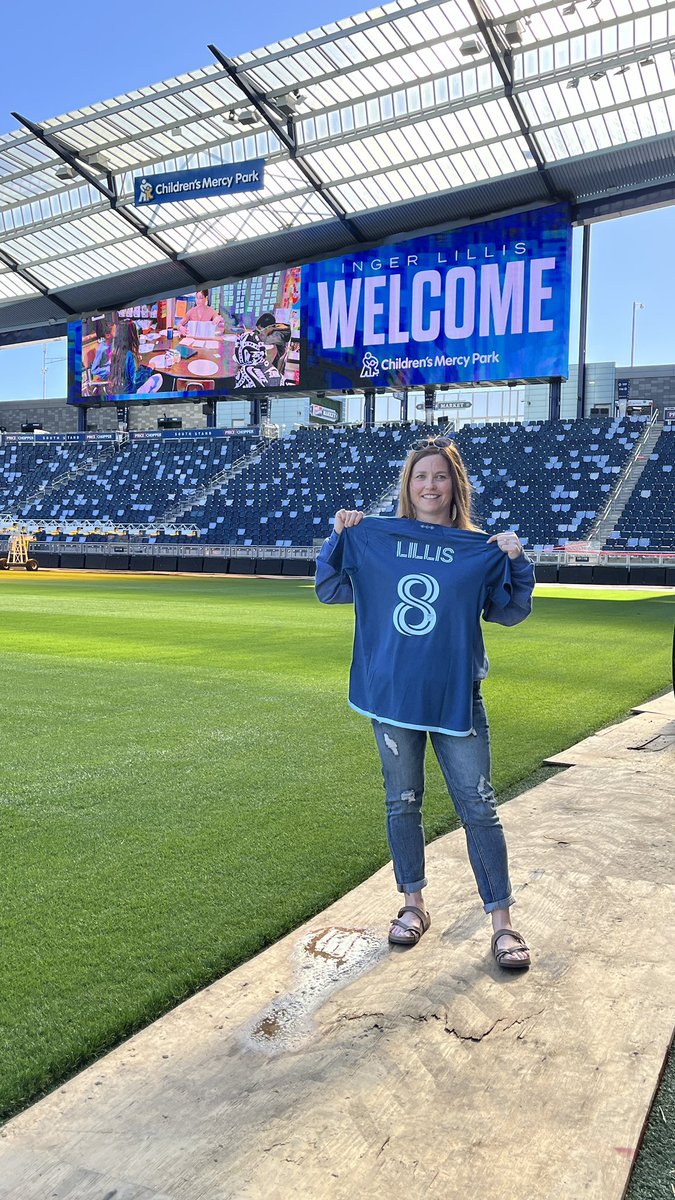 ThePremierExp's tweet photo. The first @BlueKC Sporting Samaritan of the 2024 season, Inger Lillis from Boone Elementary School, received a behind-the-scenes tour & photoshoot with her family at @SportingKC in advance of her recognition match this weekend! https://t.co/kIZ7gLxeDY