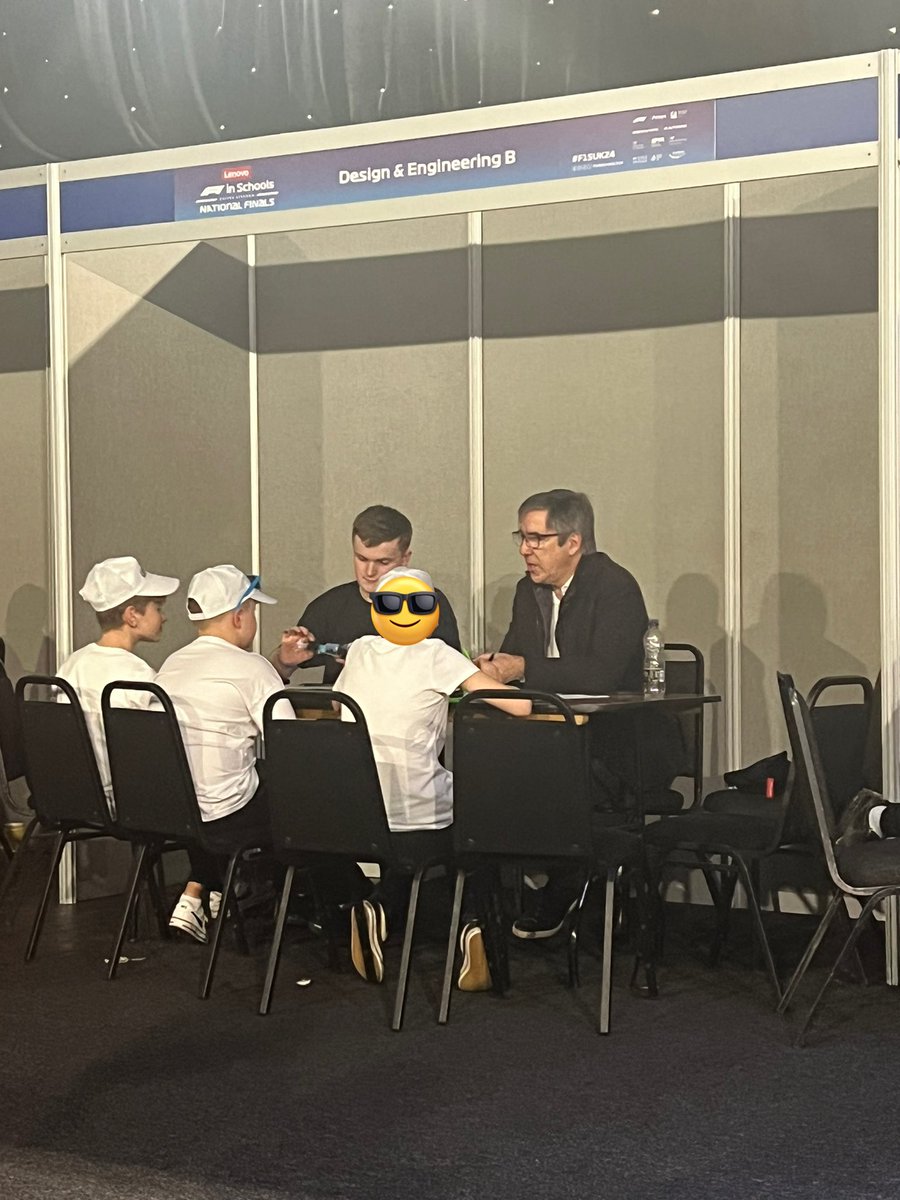 ‘Frostbite’ are ready for their meeting with the design and engineering team🏎️ @garntegprimary @MrPhill47341303 @f1inschoolsUK